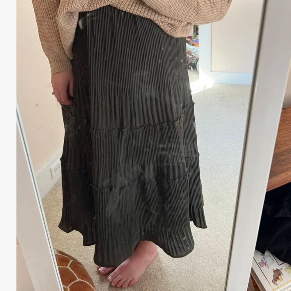 Luxe High Waisted Pleated Ruffle Maxi Skirt - Picture 6 of 13